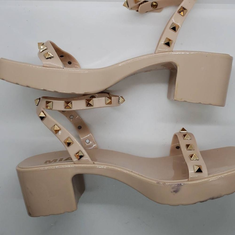 MIA size 8 Peach Studded Chunky Y2k style heels